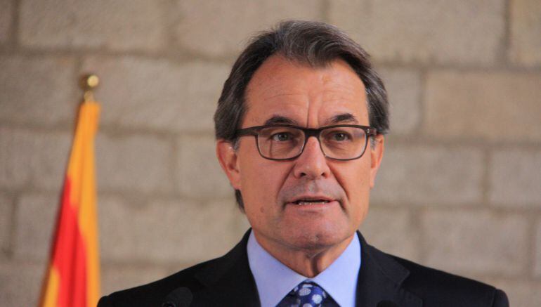 Primer pla del president de la Generalitat en funcions, Artur Mas, en la seva compareixença al Palau de la Generalitat després de declarar davant el TSJC el 15 d'octubre de 2015. (Horitzontal)
