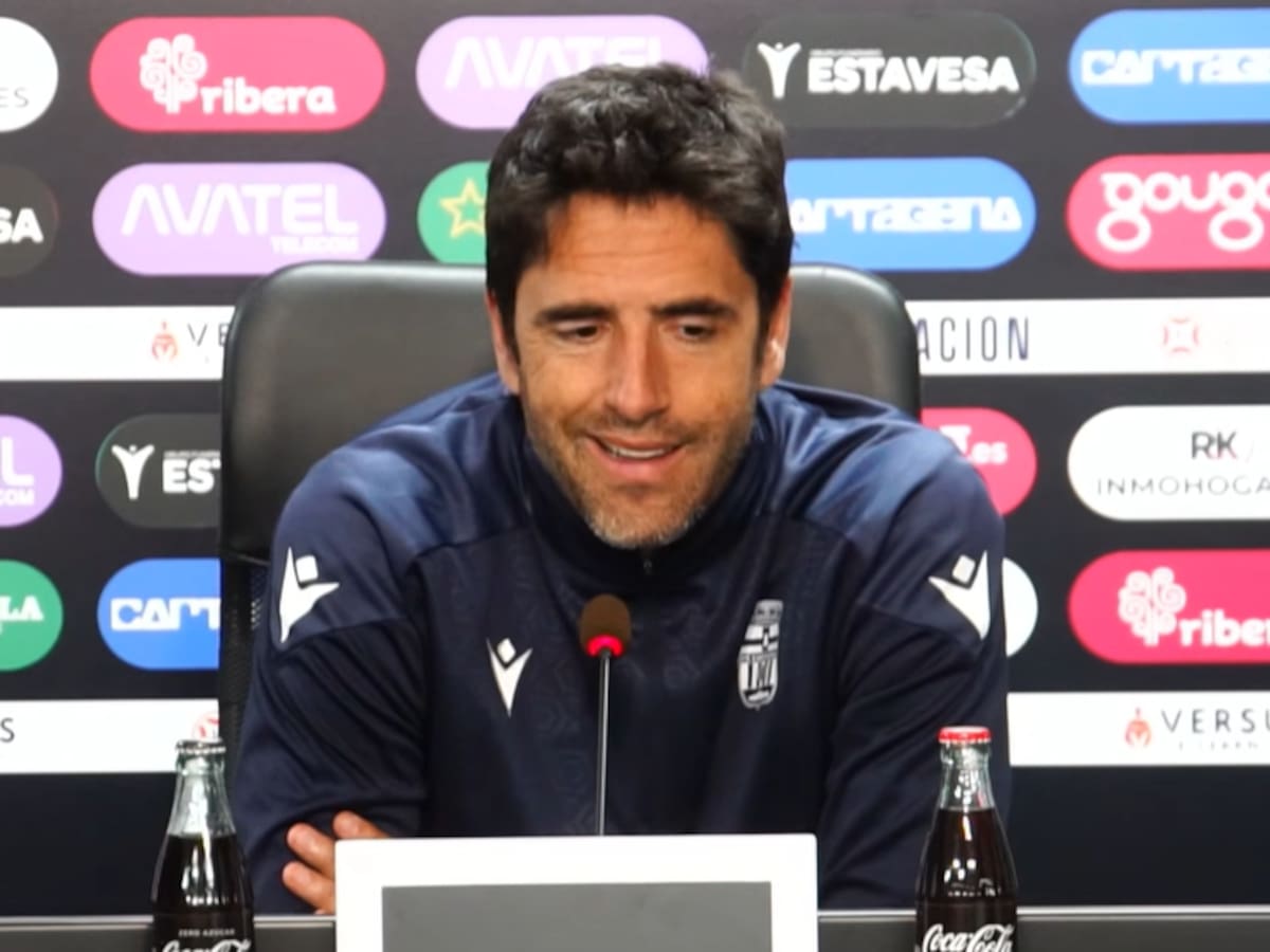 Íñigo Vélez destaca la importancia de tener a todo el equipo enchufado en la previa ante el Torremolinos
