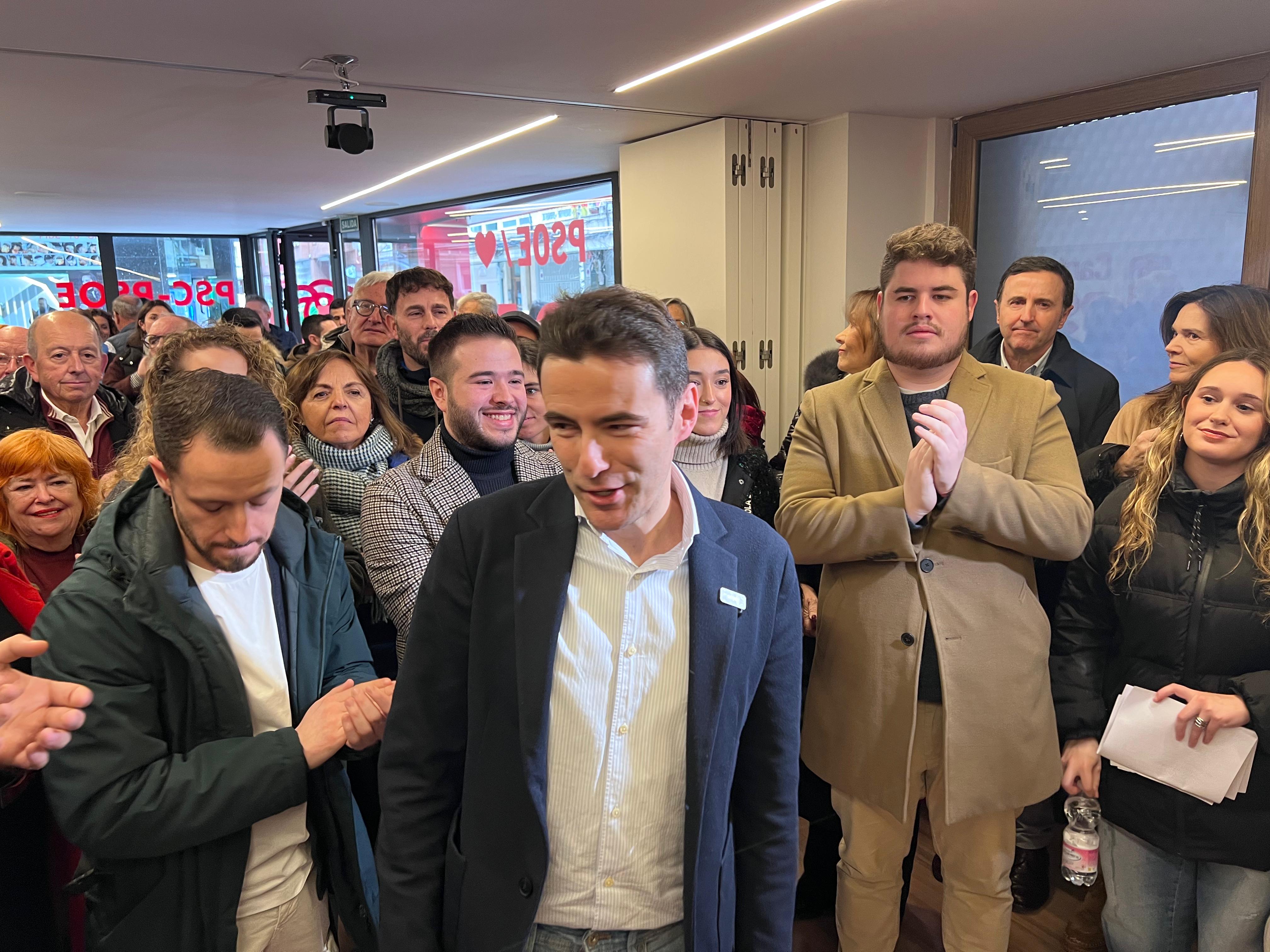 El diputado Pedro Casares ha registrado este martes su precandidatura a secretario general del PSOE de Cantabria.