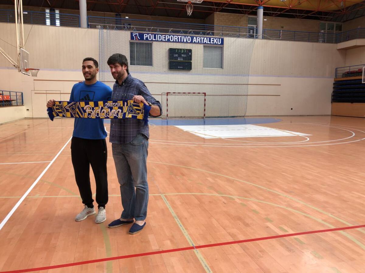 El Bidasoa aumenta su muro defensivo