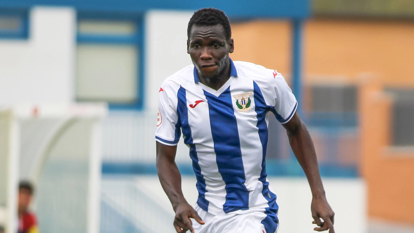 Sekou Djanbou en un partido con el CD Leganés.
