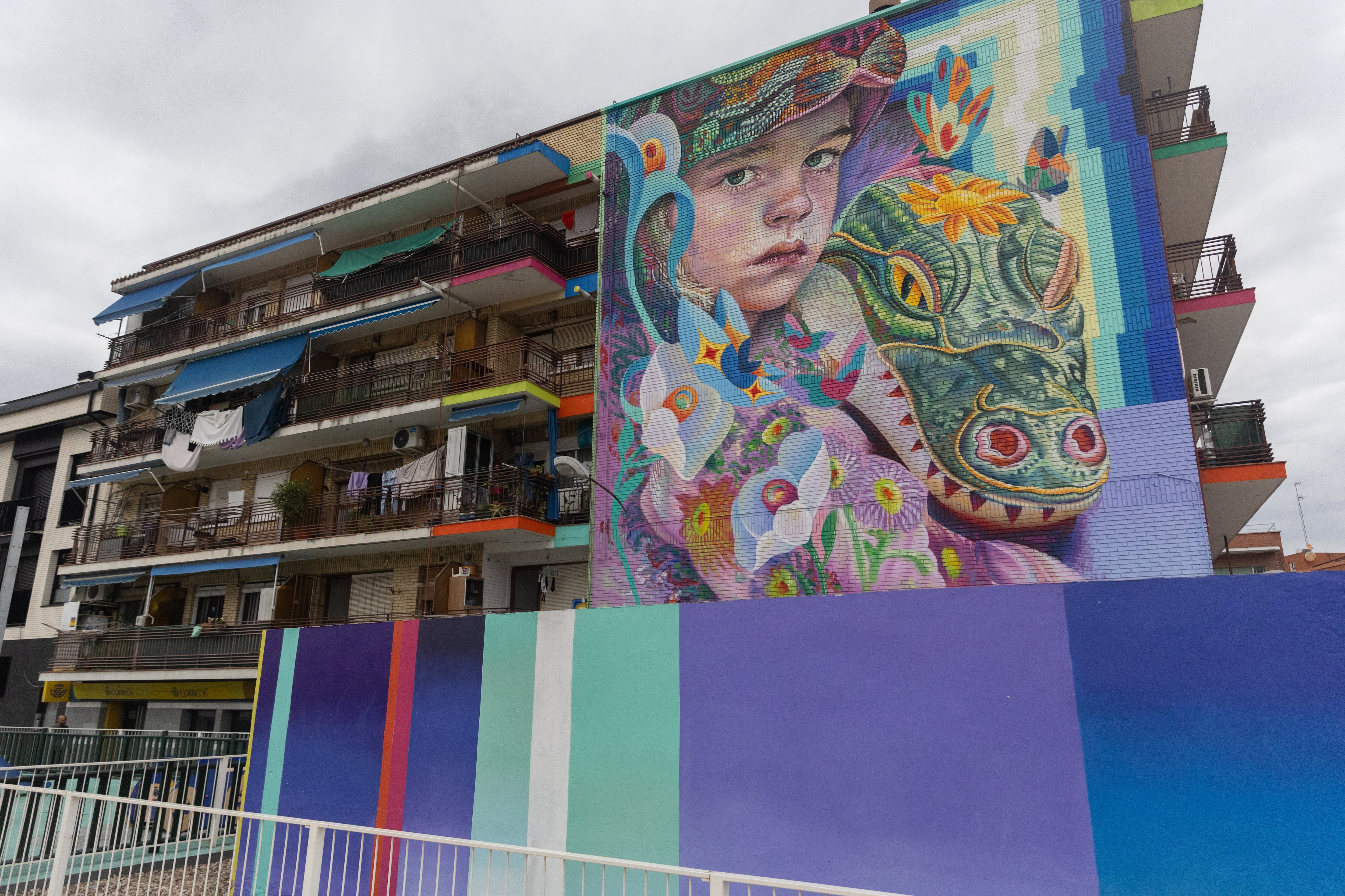 Mural 'Niños perdidos', distinguido por la plataforma Street Art Cities como el mejor mural del mundo de octubre de 2025 y que pelea ahora por ser el mejor de todo el año pasado