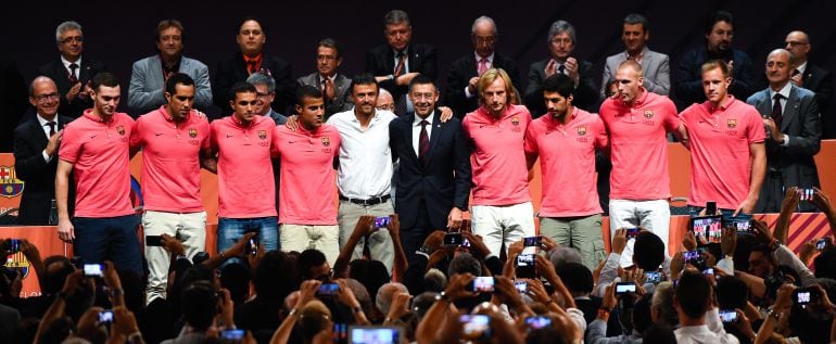 El presidente Bartomeu, en la presentación de los fichajes de la pasada temporada.