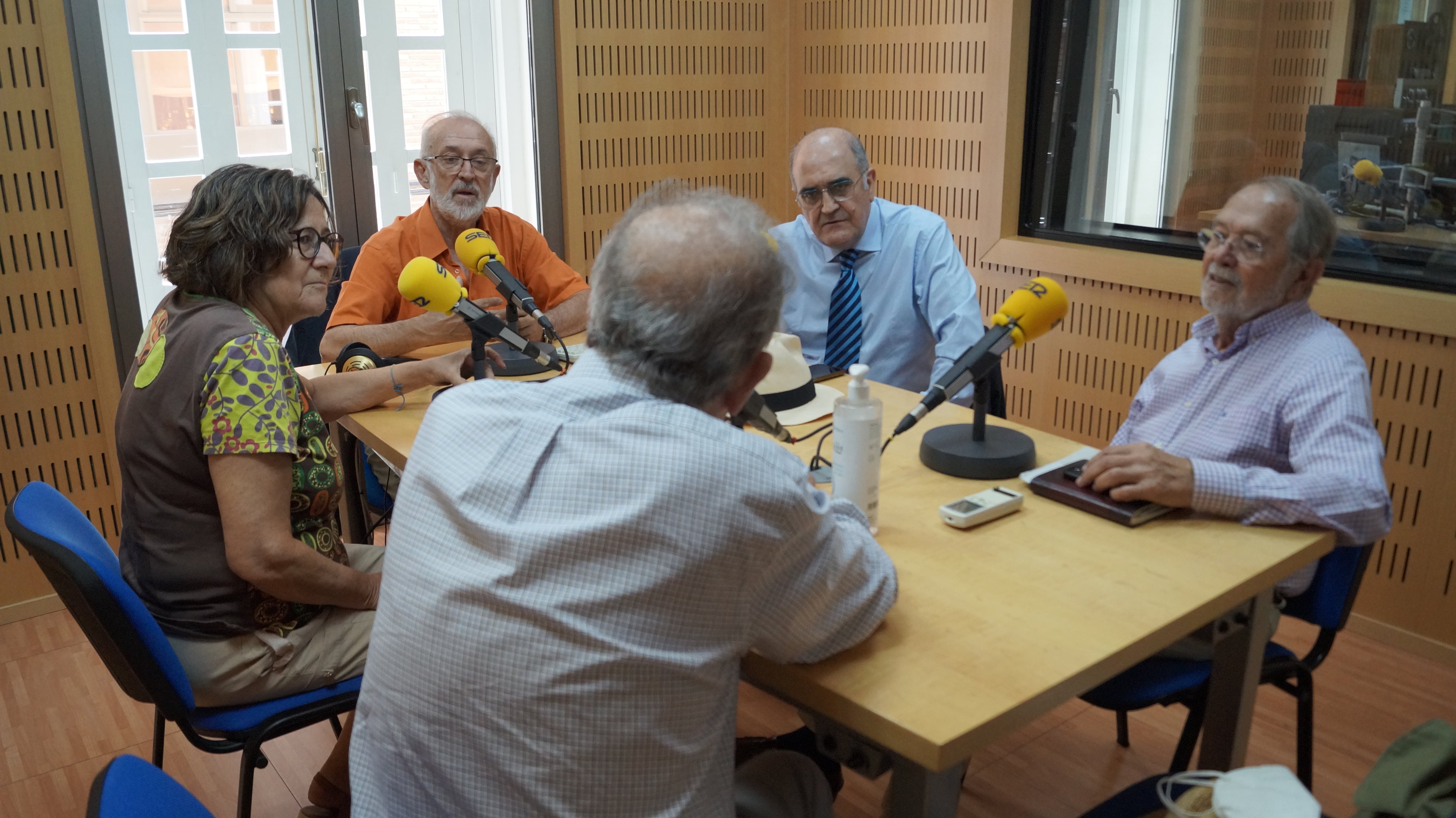 Reunimos a José  Plana, Pedro Antonio Ríos, Juan Ramón Calero y José Méndez