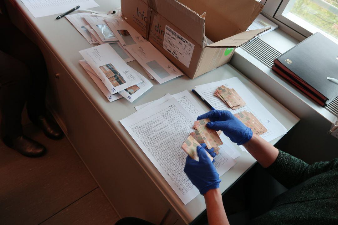 Tarjetas prepago para ayudas de comedor.