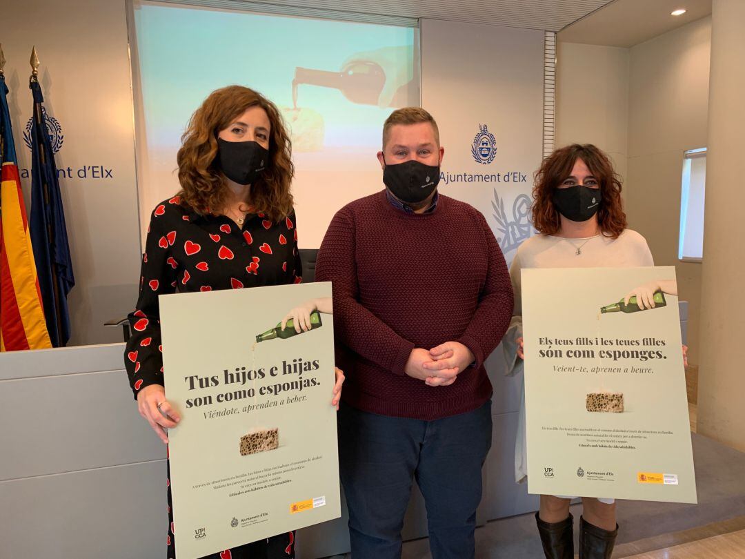 “Tus hijos son como esponjas”