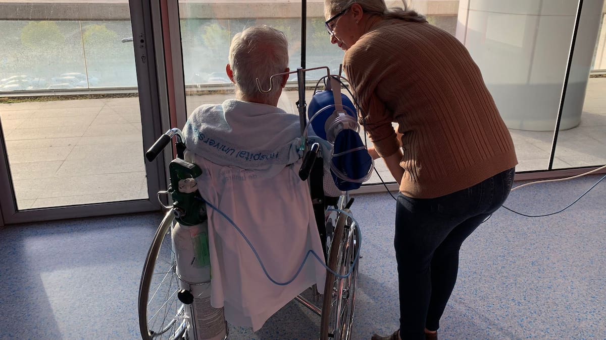 Entrevistamos a los doctores Carlos Velayos y Ángela Alonso de la UCI del Hospital U. de Fuenlabrada