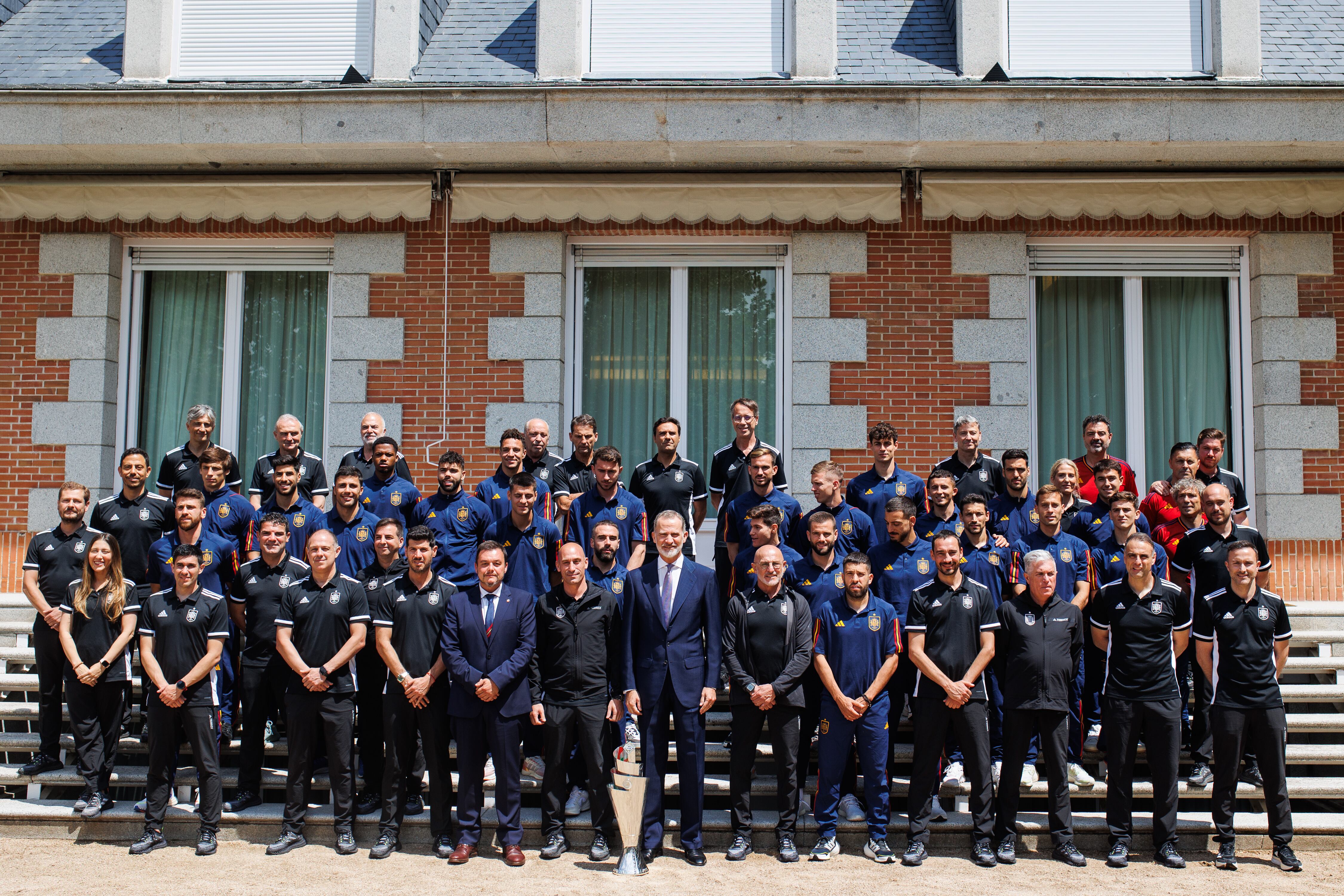 El rey Felipe VI recibe a los campeones de la Nations League. (Alejandro Martinez Velez/Europa Press via Getty Images)