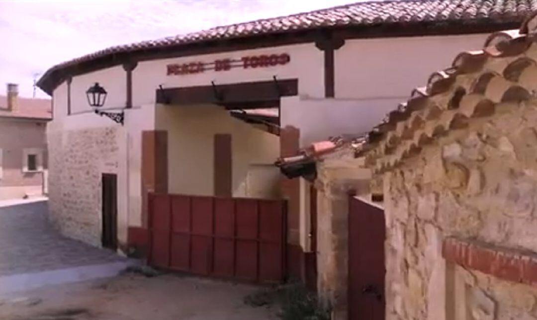 Entrada de &quot;La Herrén&quot;, plaza de toros de Huerta de Rey