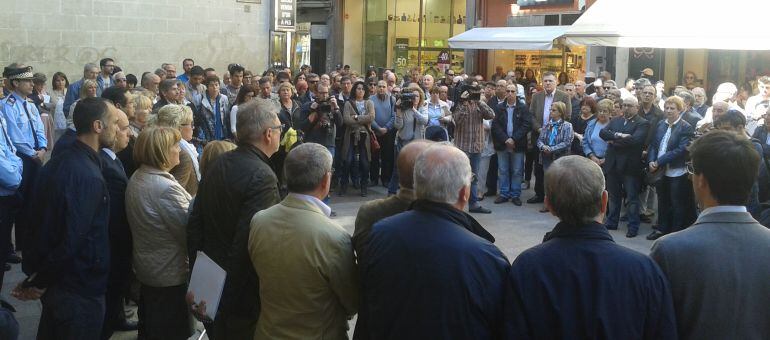 La plaça de la Paeria de Lleida s'ha convertit avui en un escenari de solidaritat i de llibertat mostrant el suport a la família d'Abel Martínez Oliva i a tota la comunitat educadora.