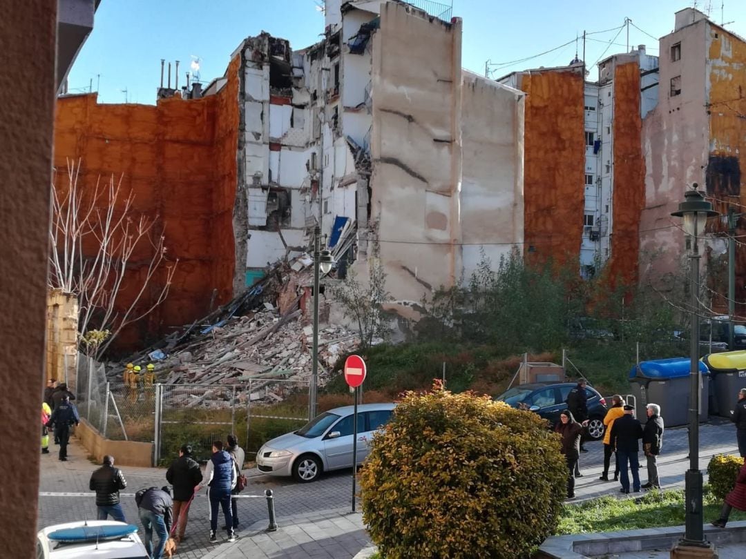 Localizan un cadáver bajo los escombros de una vivienda derrumbada en Alcoi