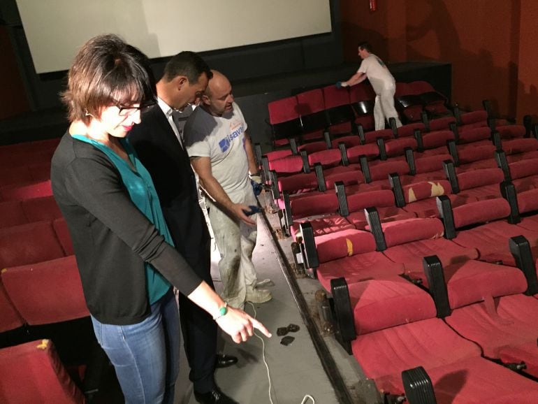El alcalde y la concejala de Cultura visitaron las obras de los cines Odeón