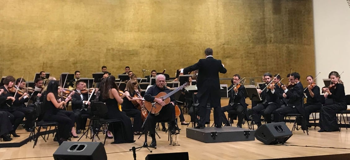 Con el guitarrista Pepe Romero y la orquesta ADDA Simfònica en el año 2019