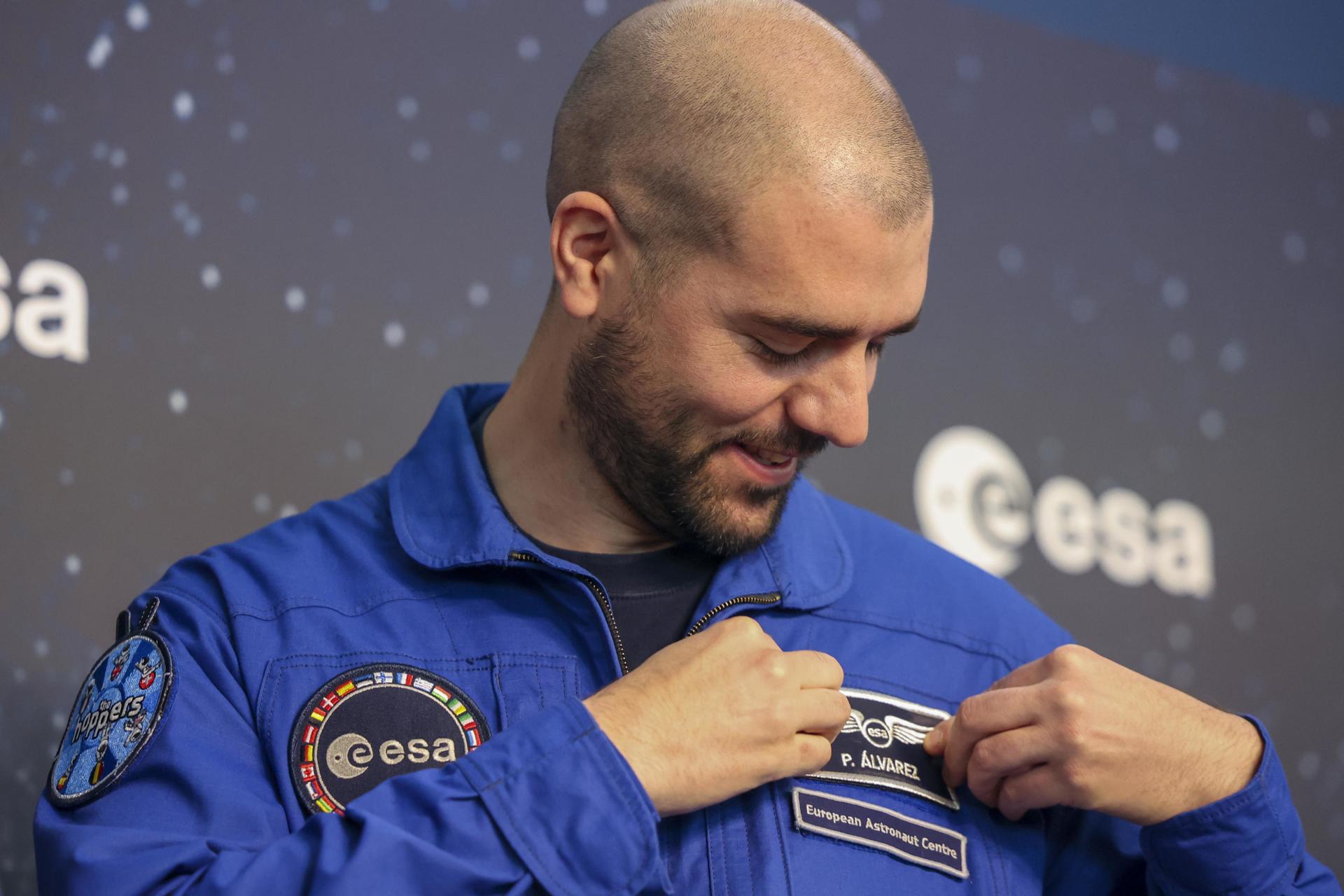 El astronauta Pablo Álvarez acaba de graduarse en la ESA