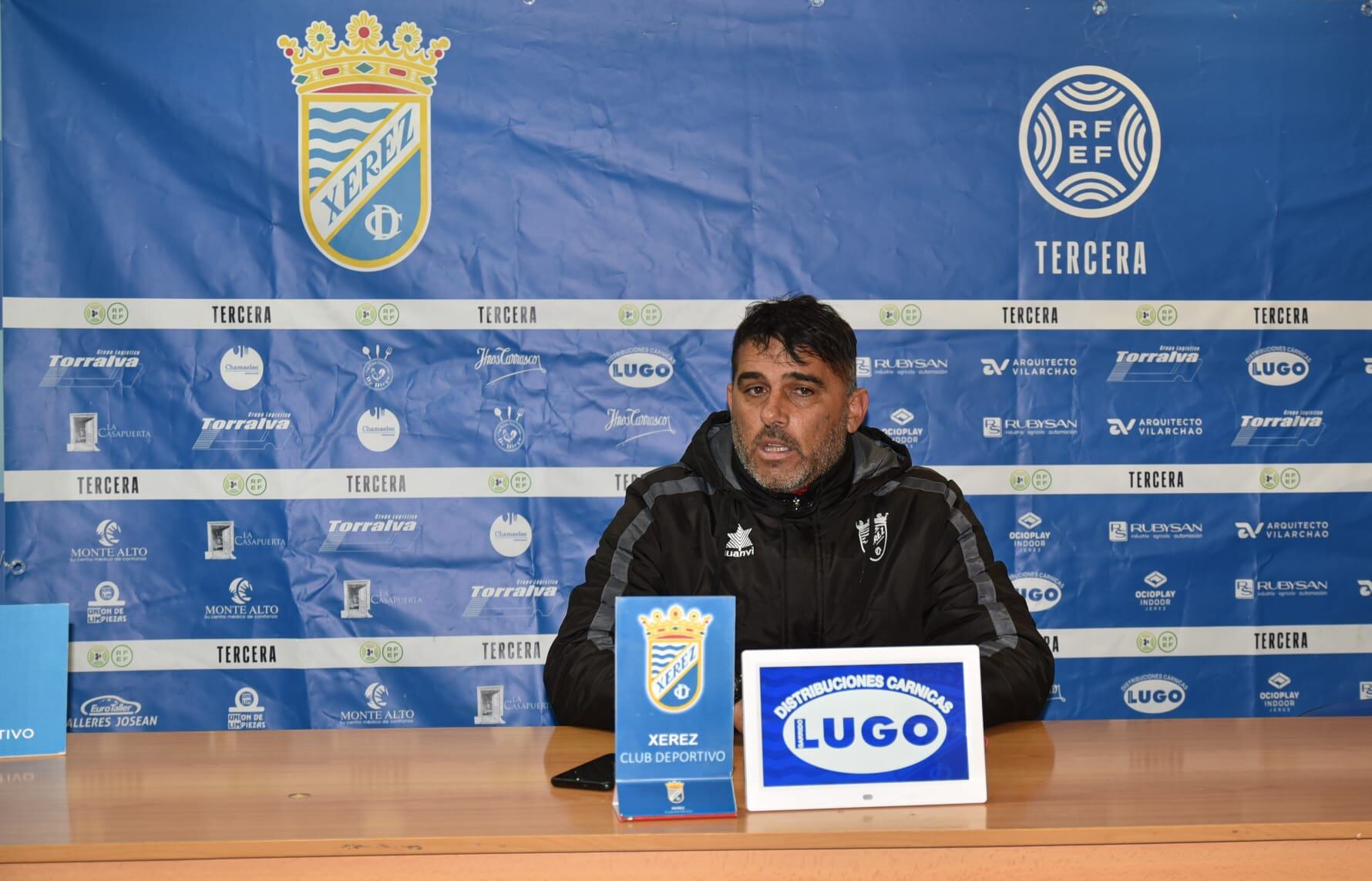 Emilio Fajardo durante la rueda de prensa en Chapín