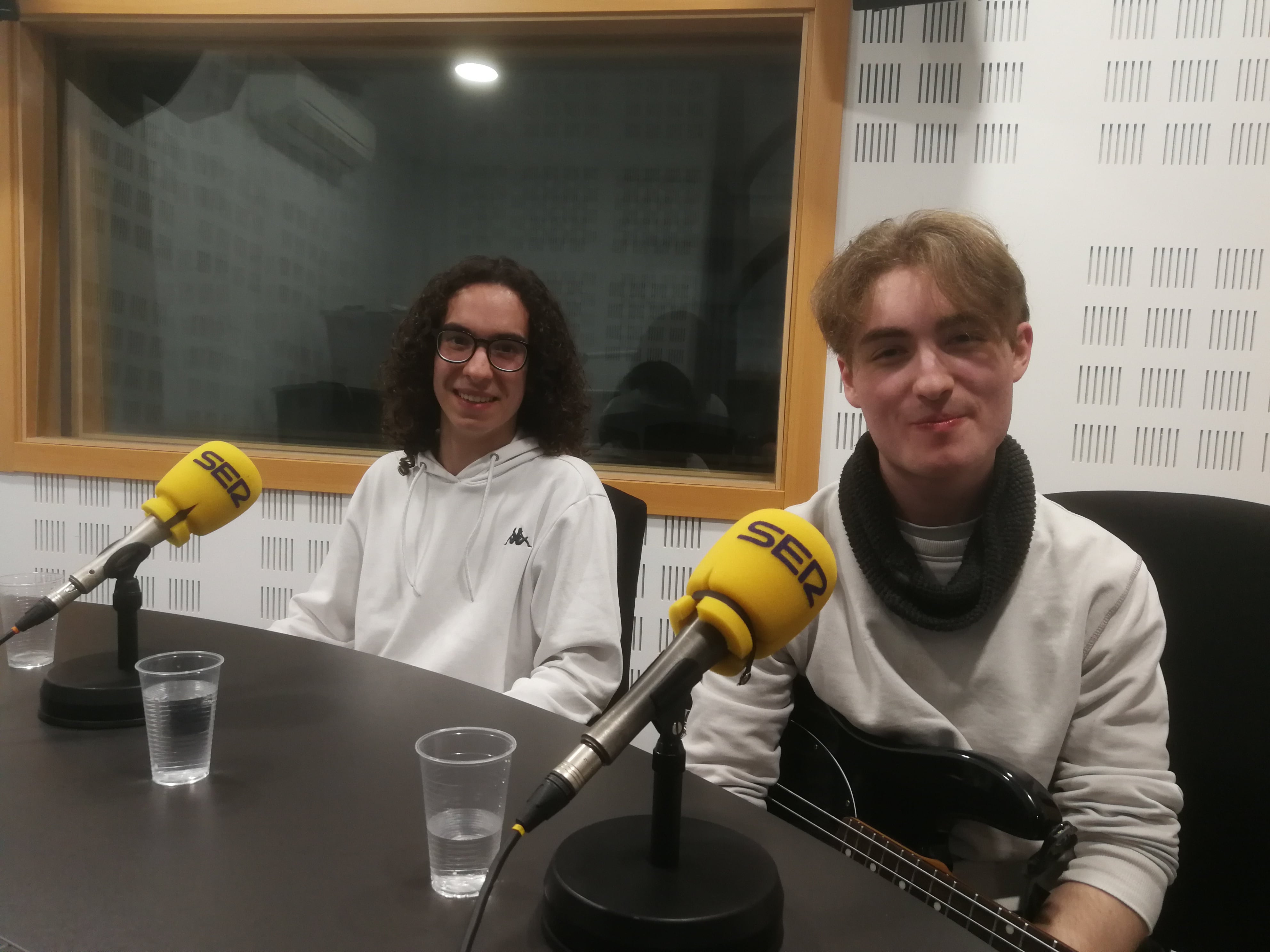 Sergio y Pablo, componentes de Zona Zero, en los estudios de Cadena SER Madrid Sur