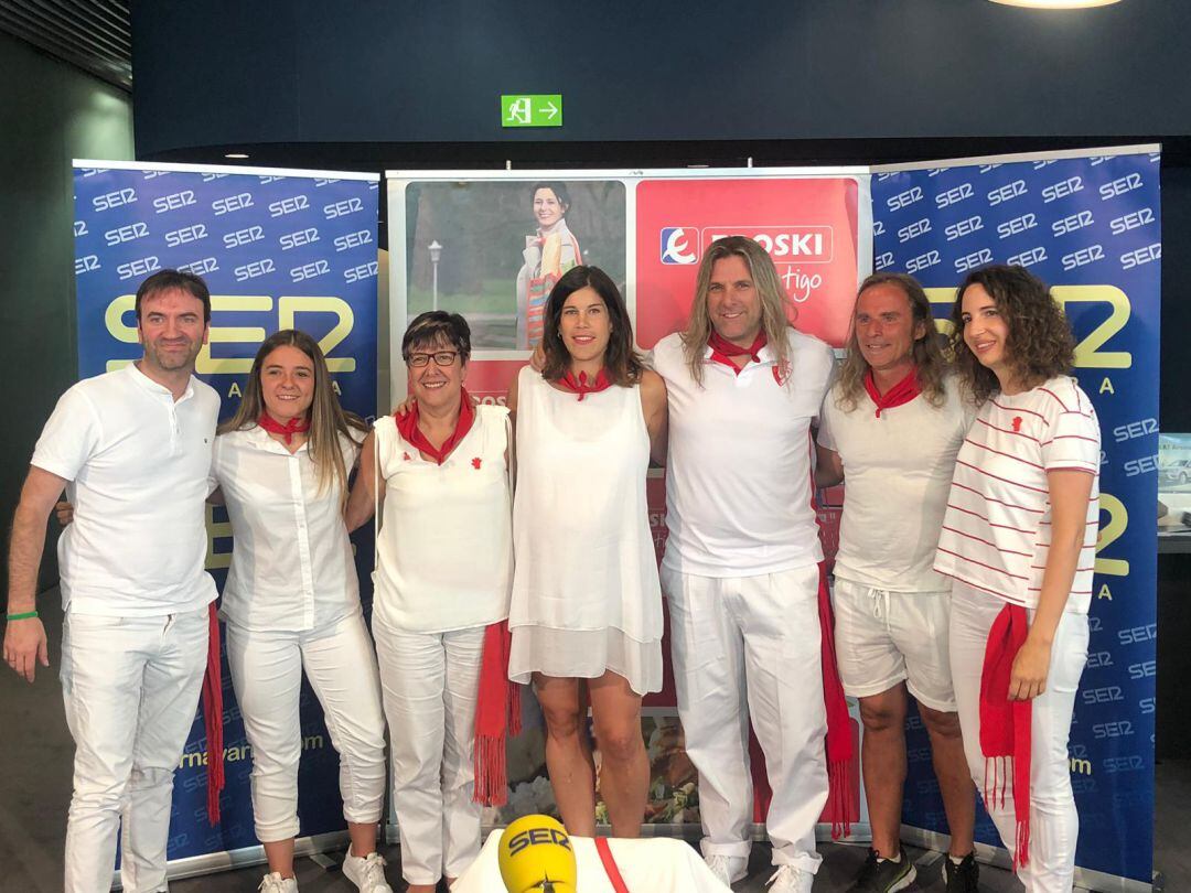 Osasuna Femenino recibe el pañuelico de honor