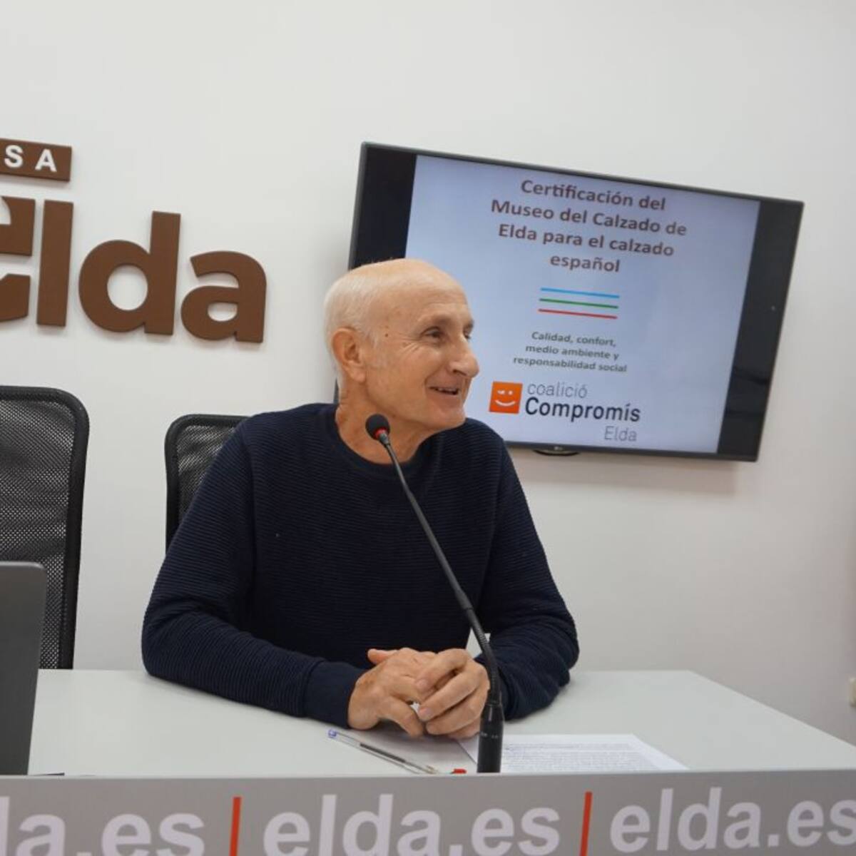 Compromís Elda presenta el certificado del calzado para empresarios