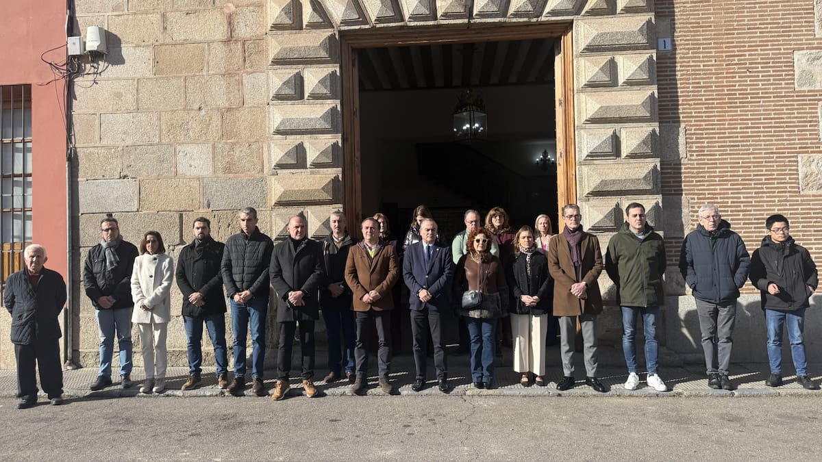 La Corporación municipal de Talavera muestra sus condolencias por los fallecidos en el accidente ferroviario de Adamuz
