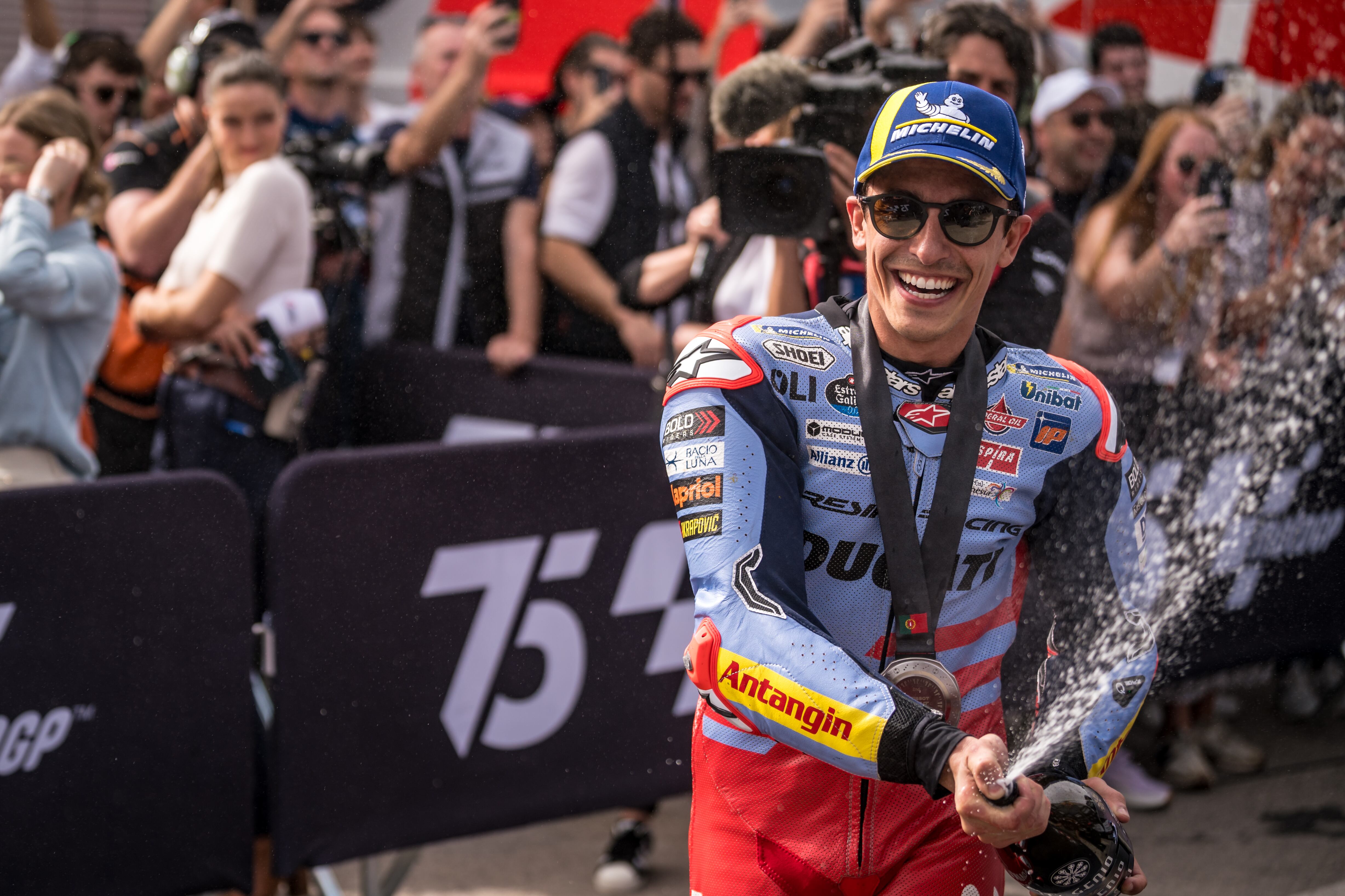 Marc Márquez, piloto de Gresini Racing, celebra su segundo puesto en la carrera al Sprint. (Photo by Steve Wobser/Getty Images)