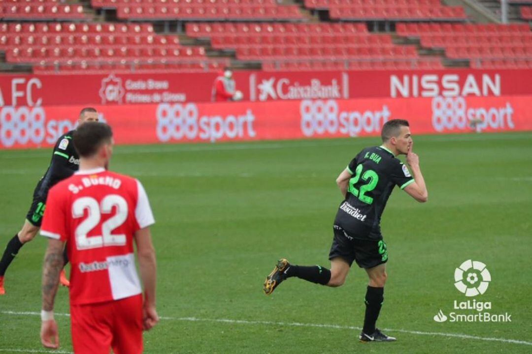 Kevin Bua anotant el primer gol.