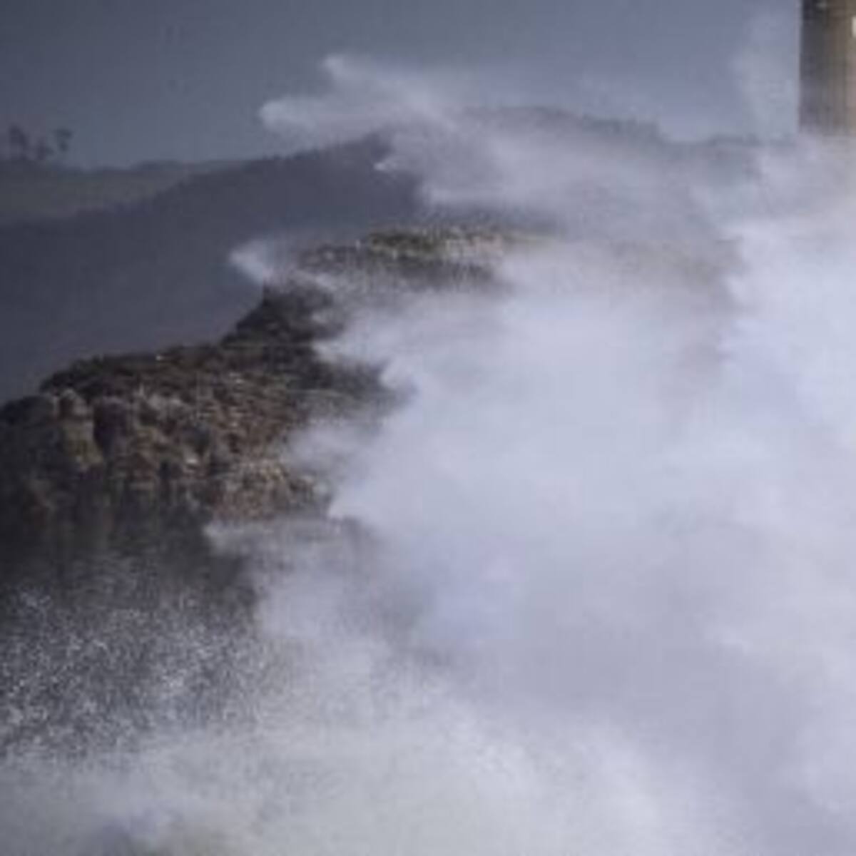 Alertas naranjas por impacto en costa y precipitaciones persistentes