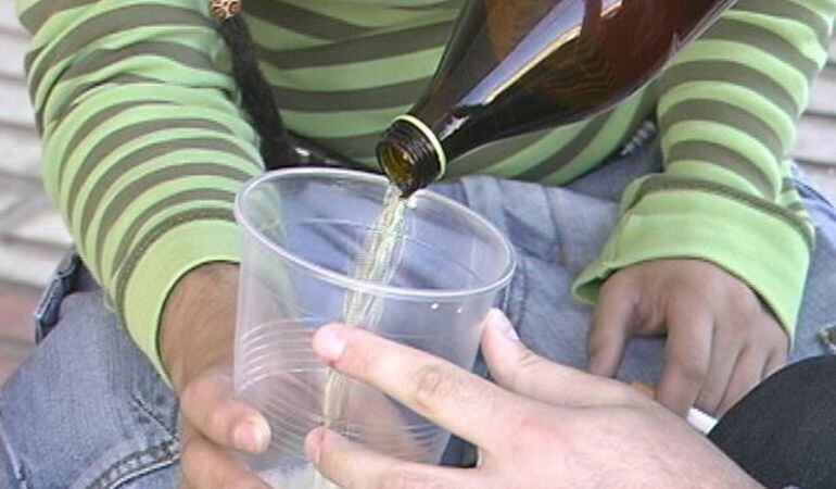 Los efectos del alcohol en el cuerpo de un menor son muy perjudiciales.