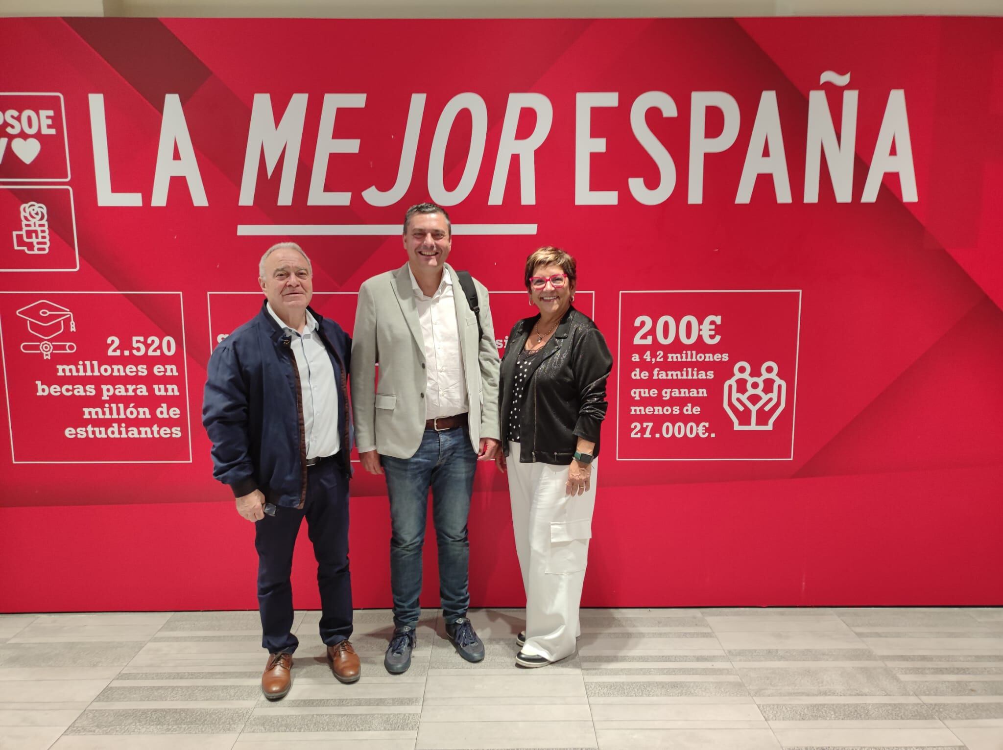 Miguel Gracia, Fernando Sabés y Elisa Sancho en el comité del PSOE