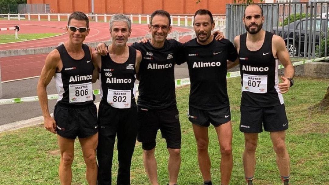 Martín Fiz con sus compañeros de Alimco