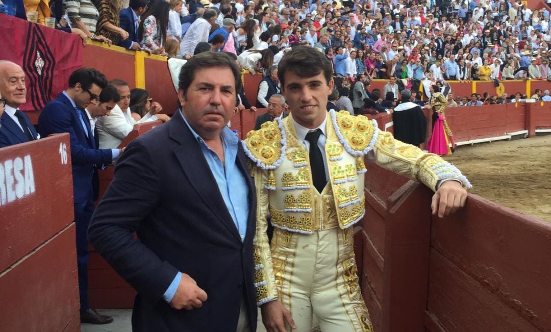 Rafael Serna junto a su ya exapoderado, José María Almodóvar