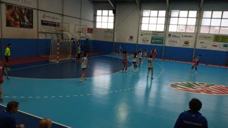 Una mitad para cada equipo