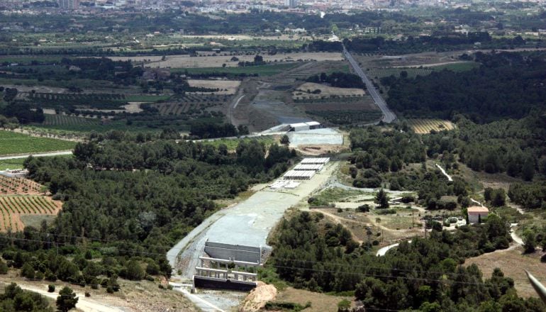 Imatge de l'A-27, a mig construir en alguns trams