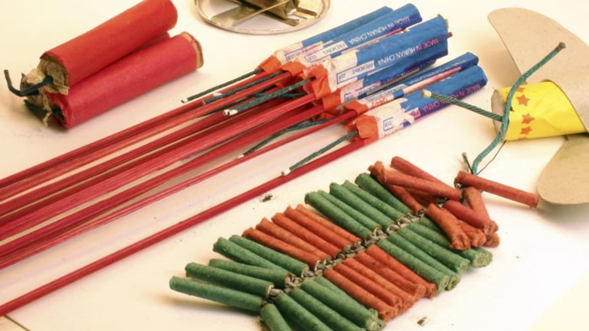 Petardos en Navidad: normas, sanciones y cómo proteger a personas y mascotas del ruido