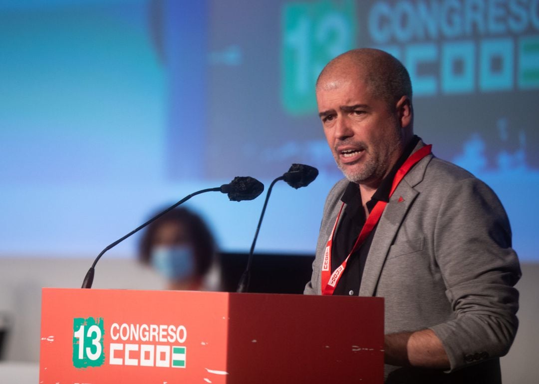 El secretario general de CCOO, Unai Sordo, durante su intervención en la inauguración del XIII congreso regional del sindicato CCOO, 16 de junio 2021 en Sevilla, Andalucía, España.