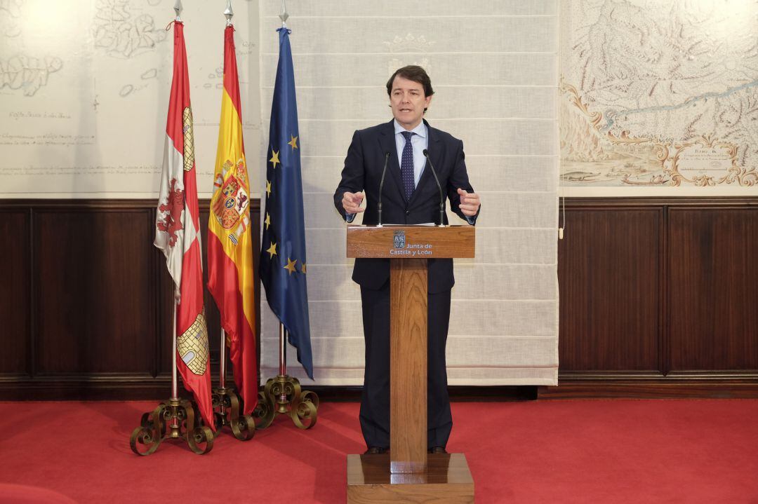 Alfonso Fernández Mañueco en su comparecencia para dar cuenta de lo acordado con Pedro Sánchez