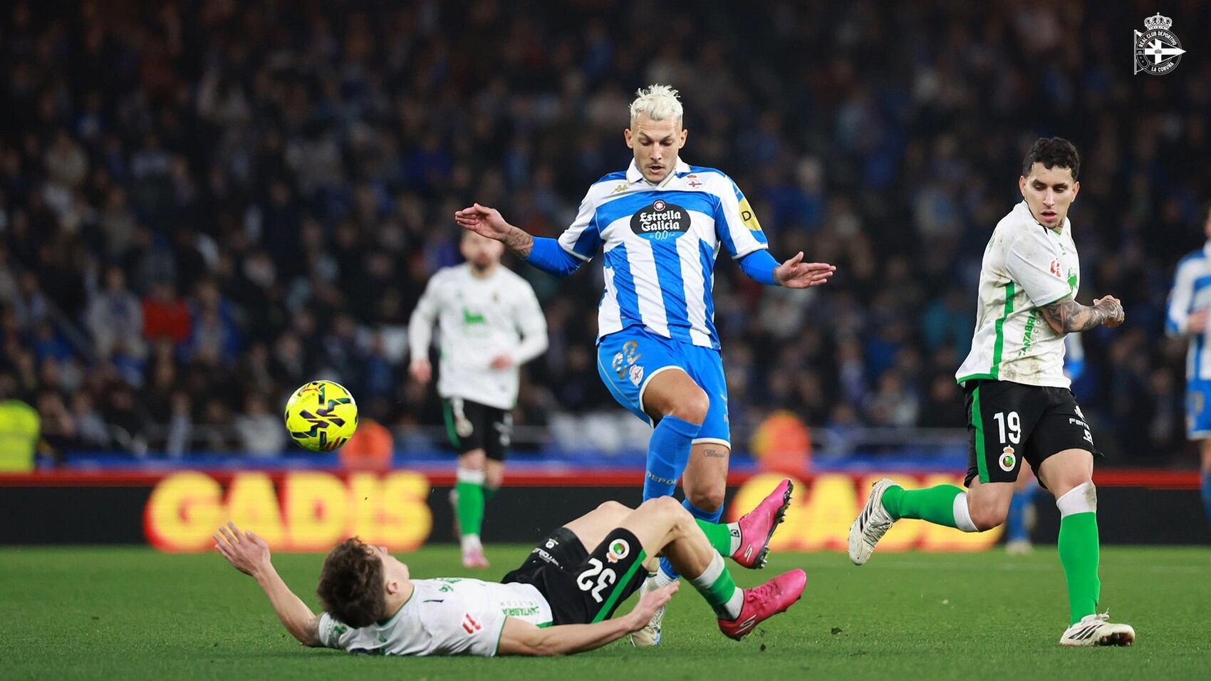 Un momento del Deportivo - Racing de Santander
