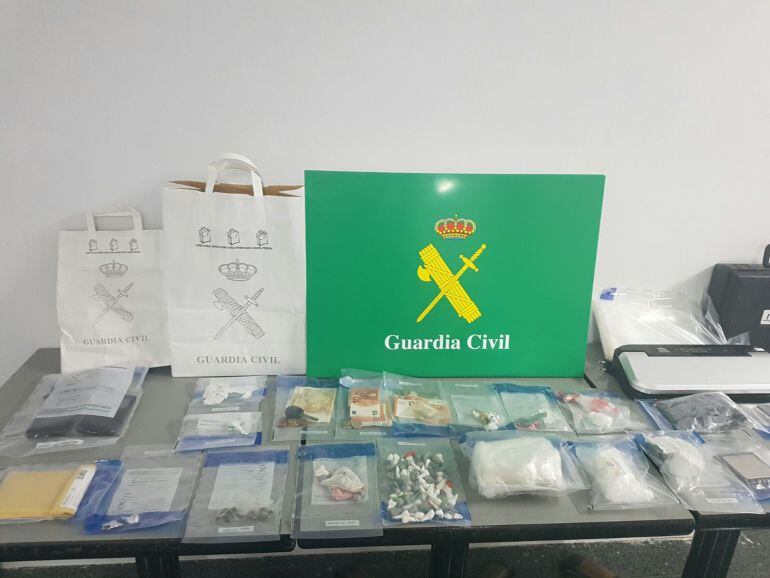 El Equipo de delincuencia Organizada y Antidroga de la Guardia Civil de Ourense desarticula una red organizada de venta de droga al menudeo en cinco puntos de la provincia