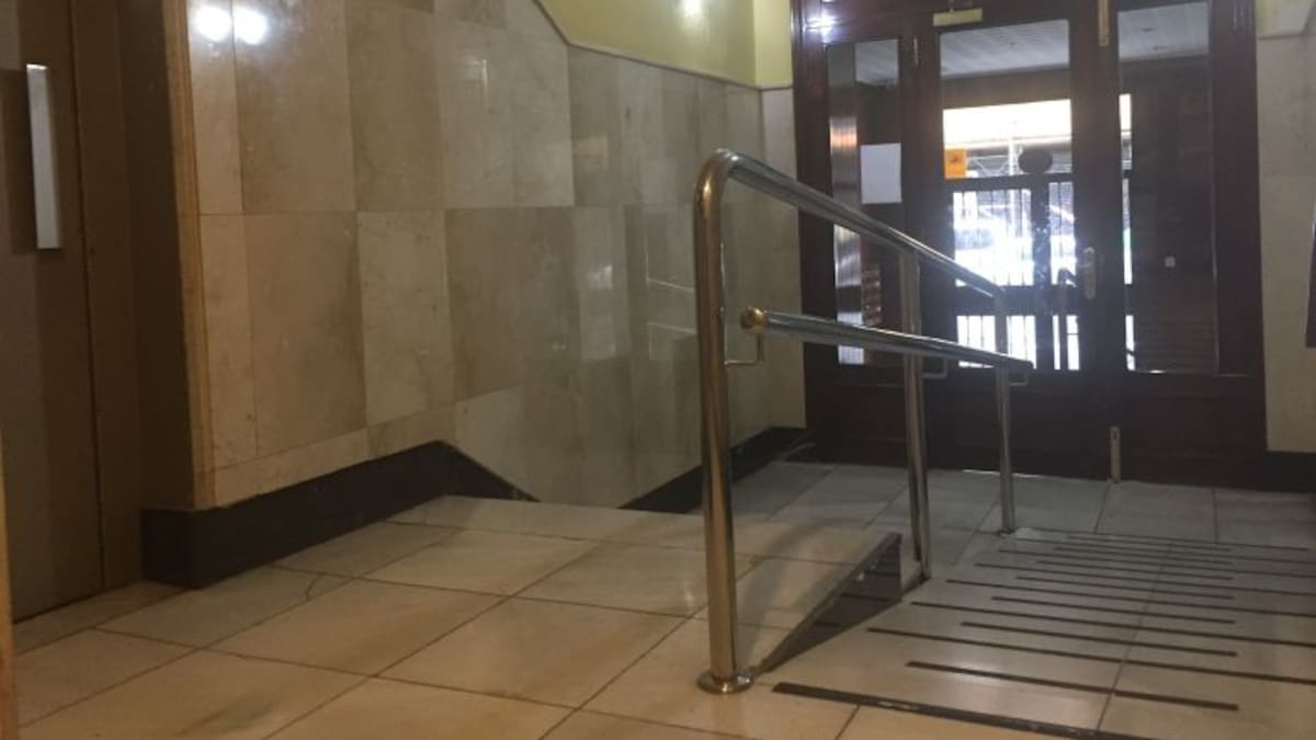 La Ertzaintza sigue buscando al joven que agredió a dos ancianas en San Francisco