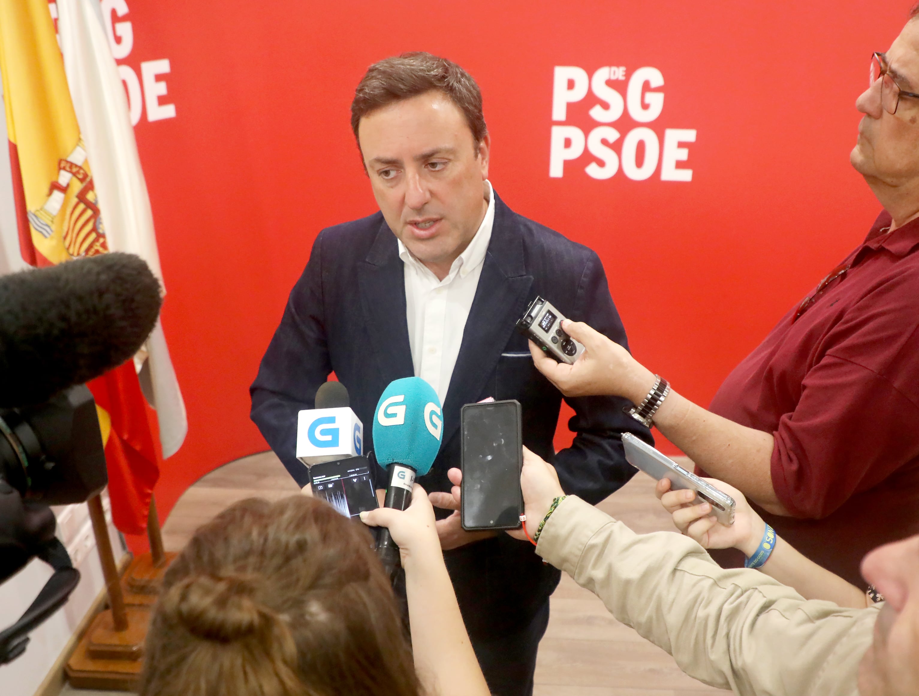 SANTIAGO DE COMPOSTELA (El líder del PSdeG, Valentín González Formoso, comparece en rueda de prensa en Santiago de Compostela. EFE/Xoán Rey