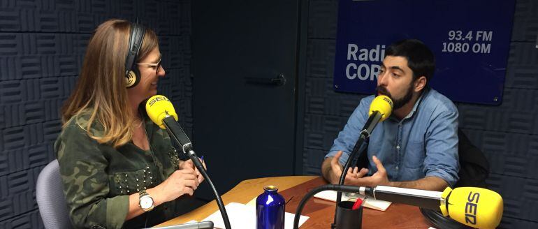 Xiao Varela, junto a Mayte González