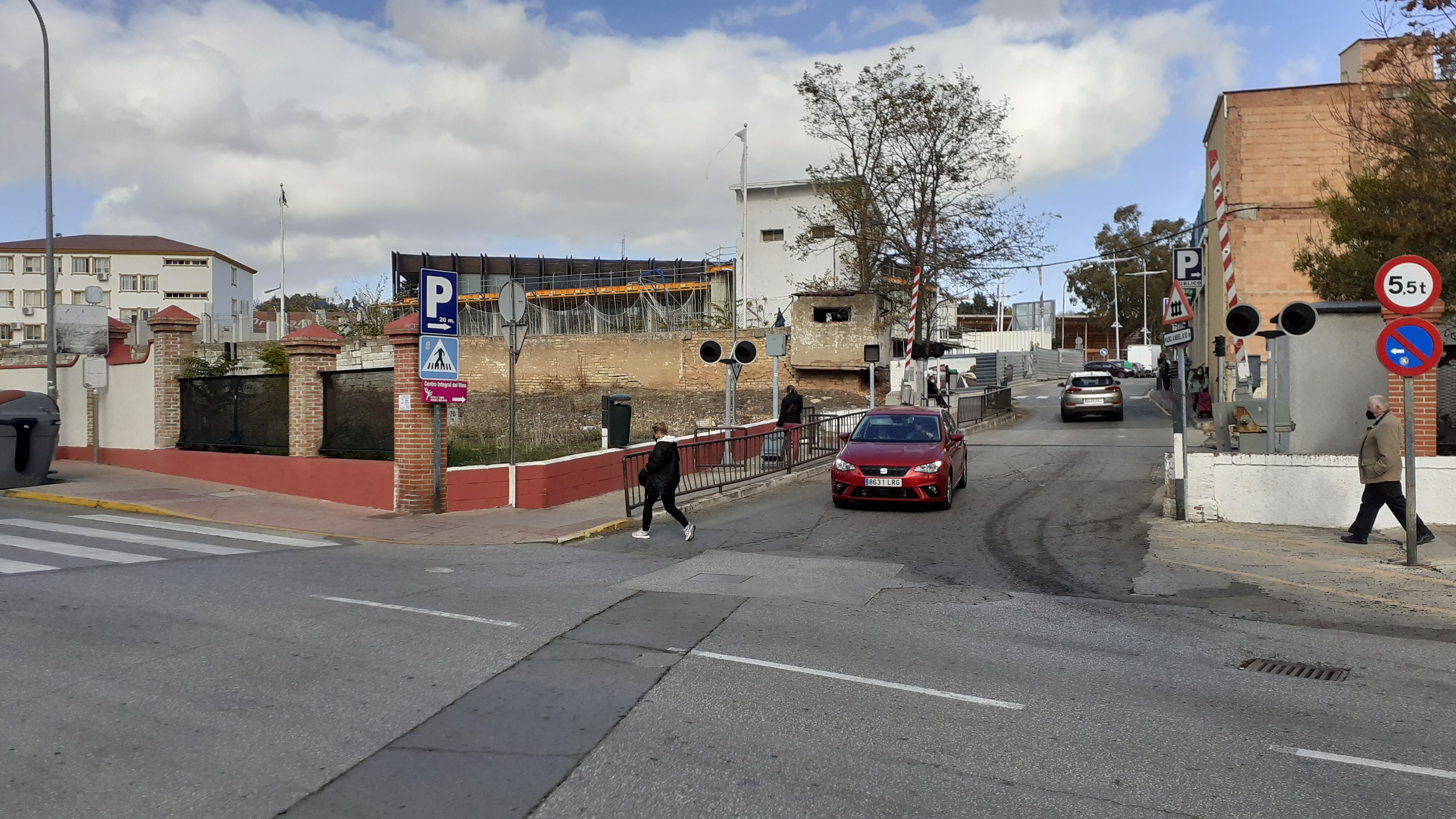 Archivo. Paso a nivel de 'El Fuerte' de Ronda