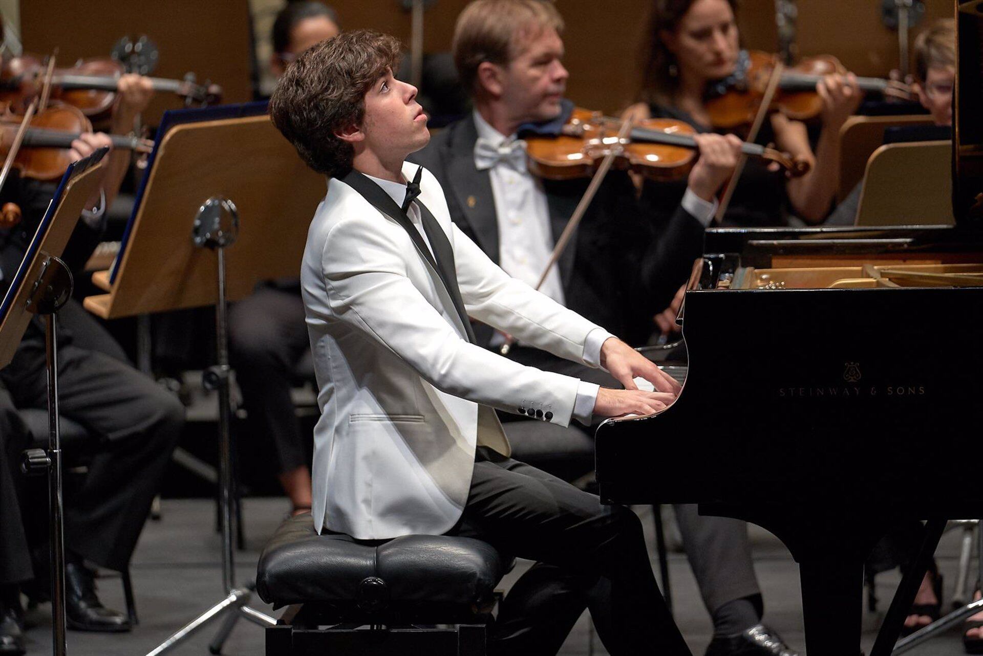 El pianista Pedro López, en un momento de su actuación/Guillermo Mendo