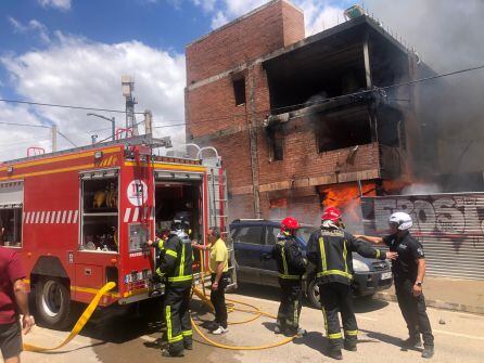 El fuego ha comenzado poco antes de la 1 de la tarde