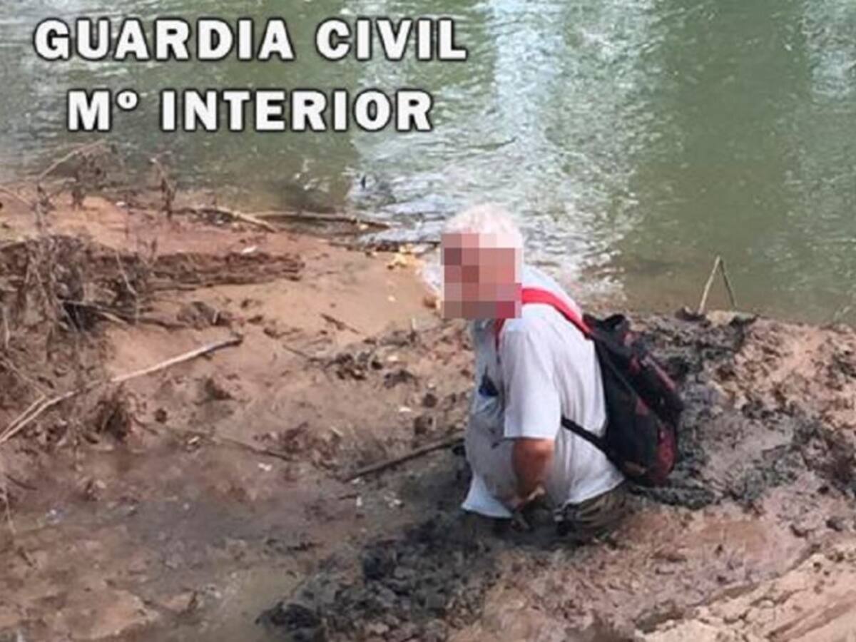 Rescatado del barro un hombre atrapado mientras pescaba en el Guadalquivir