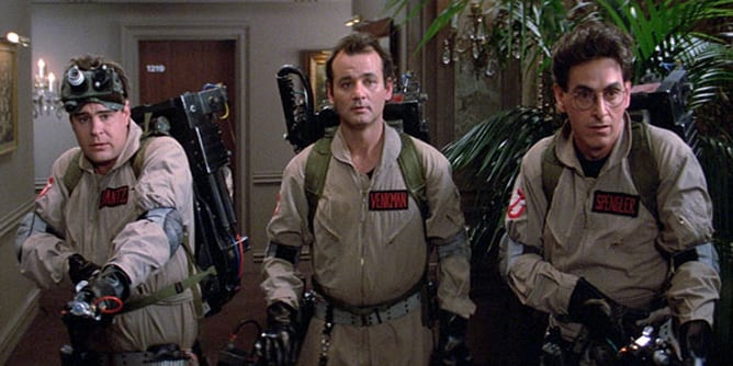 Los actores Dan Aykroyd, Bill Murray y Harold Ramis en una escena de &#039;Los cazafantasmas&#039;