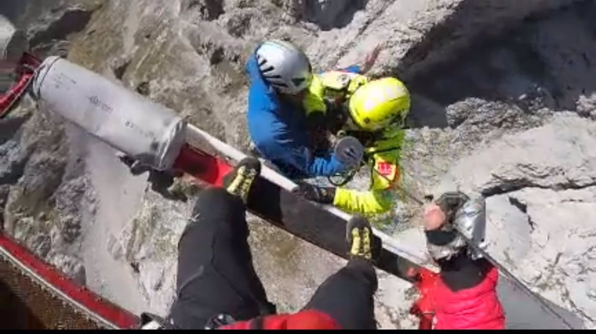 Muere un montañero de Valladolid de 68 años en el descenso de una montaña en Picos de Europa. Su compañero, de 52, fue rescatado ileso - 112