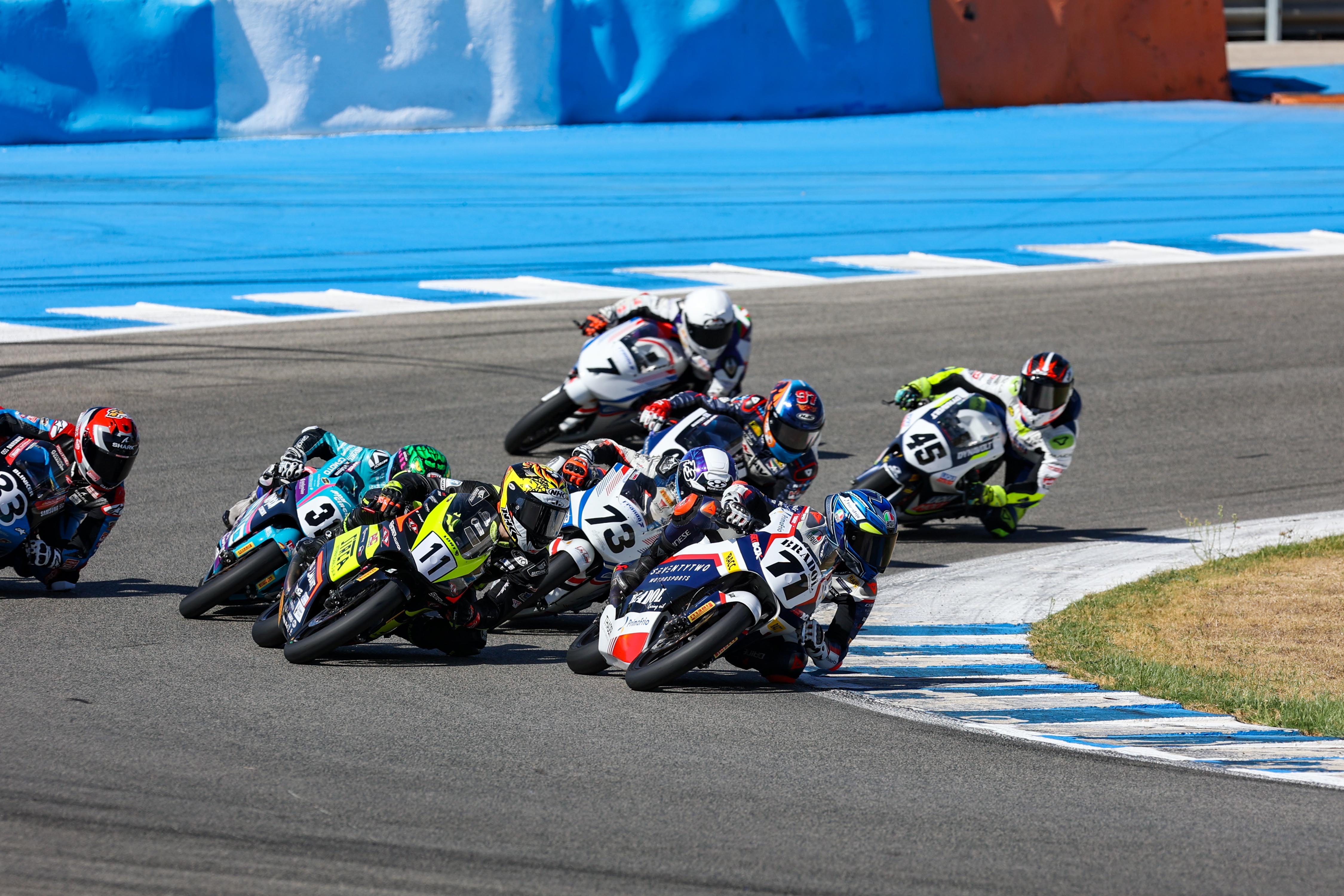 Imagen del European Talent Cup y del European Moto2 Championship disputada en el Circuito de Jerez