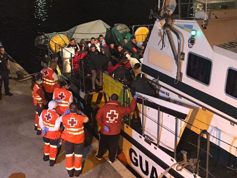 Llegada de inmigrantes a la costa de Granada