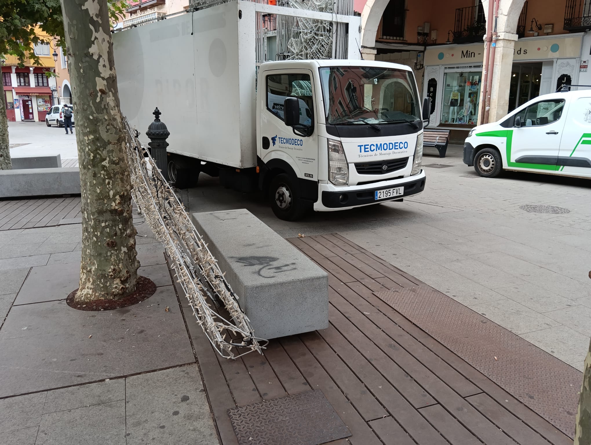 Este accidente motiva un cambio de planes en la instalación de las luces de la Plaza Mayor