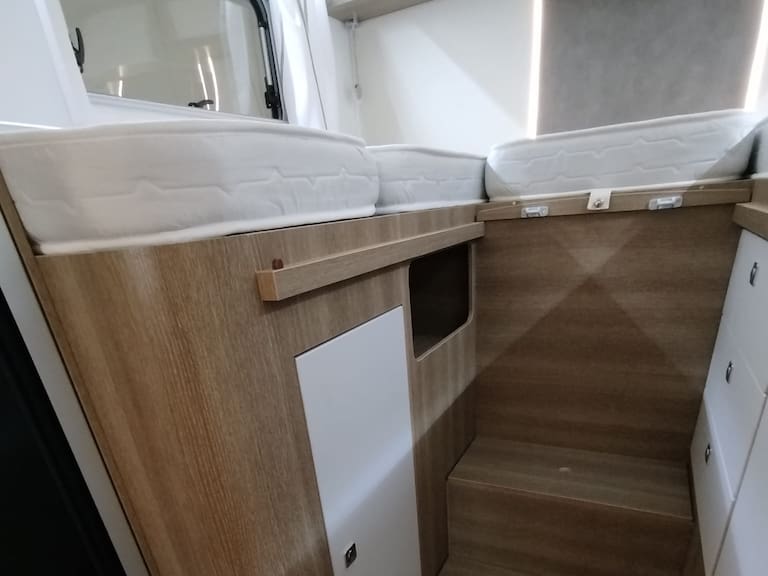 Interior de una de las autocaravanas